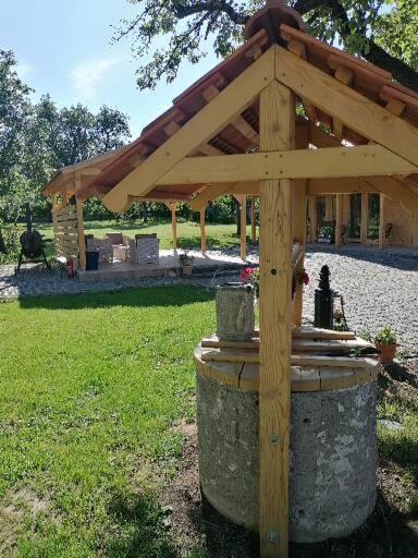 Csenduelo Vendeghaz Apartment Noszvaj Bagian luar foto