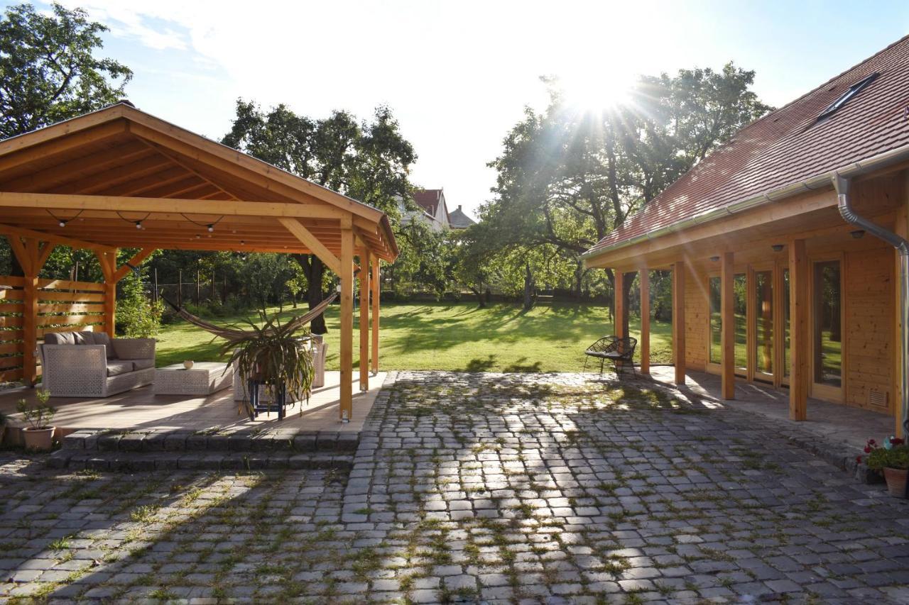 Csenduelo Vendeghaz Apartment Noszvaj Bagian luar foto