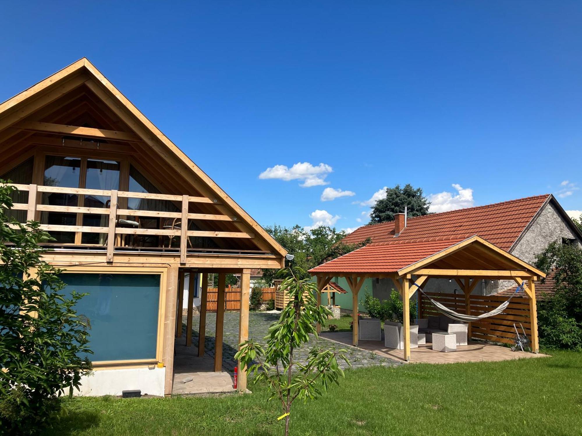 Csenduelo Vendeghaz Apartment Noszvaj Bagian luar foto